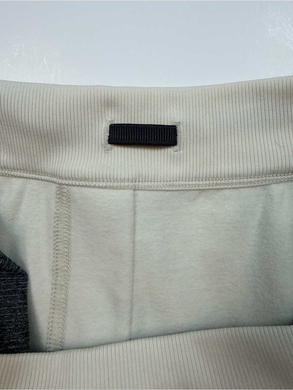 Vuori Coronado pants men’s size Large, brand new without tags - Picture 2 of 4